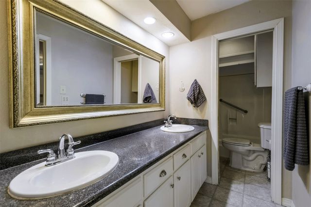 3704 Lynnwood Drive, Arlington, TX 76013