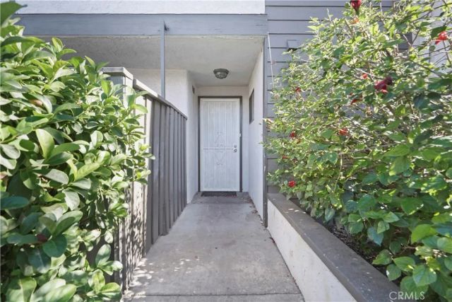 11311 Tampa Avenue 21, Porter Ranch, CA 91326