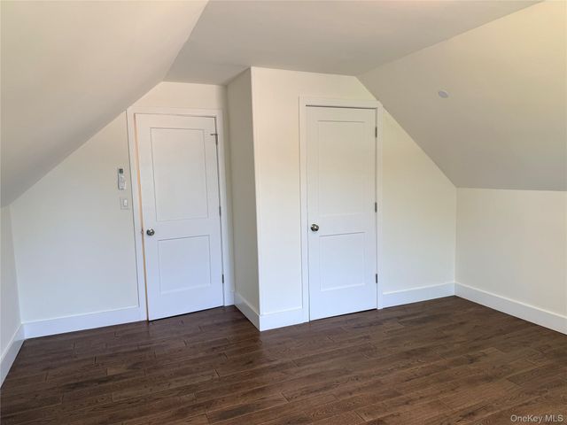 12 Garland Lane, Westbury, NY 11590