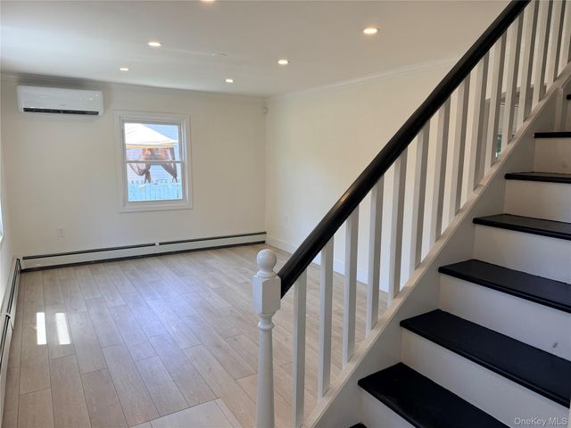 12 Garland Lane, Westbury, NY 11590