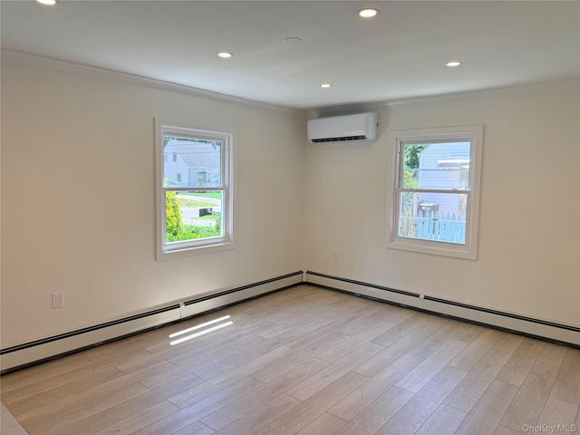 12 Garland Lane, Westbury, NY 11590