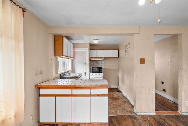 9611 Emerson St, Penn Hills, PA 15235