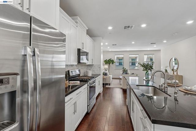 3992 Scottfield St, Dublin, CA 94568