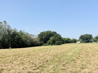 6217 Buzzard Creek Rd, Cedar Hill, TN 37032