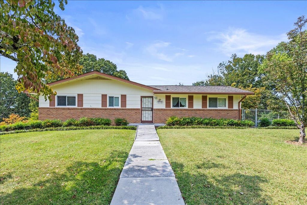 973 Crestridge Drive, Rossville, GA 30741