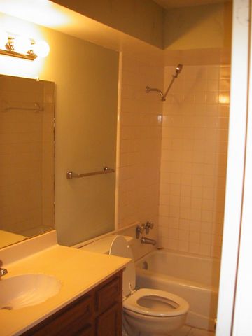10806 Lynbrook Drive b, Houston, TX 77042