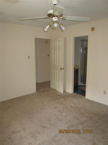 10806 Lynbrook Drive b, Houston, TX 77042