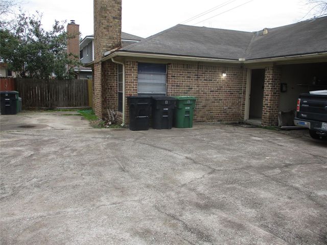 10806 Lynbrook Drive b, Houston, TX 77042