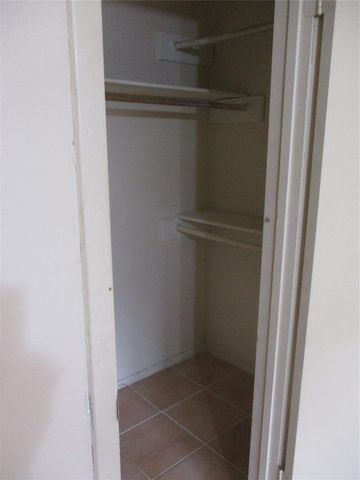 10806 Lynbrook Drive b, Houston, TX 77042