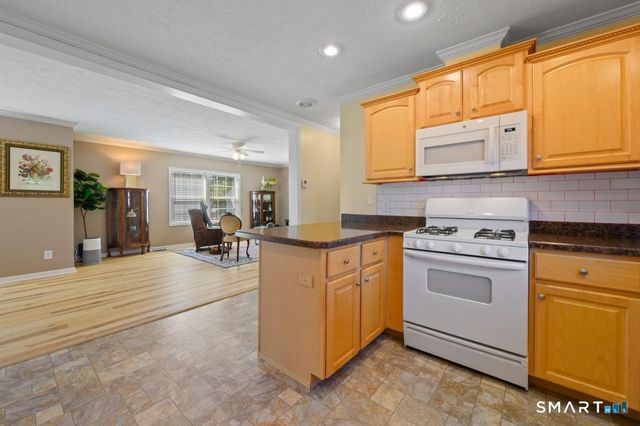20 Oak Road, Southington, CT 06489