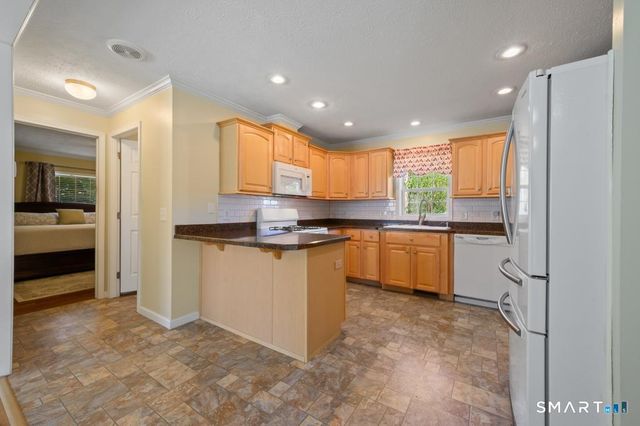 20 Oak Road, Southington, CT 06489