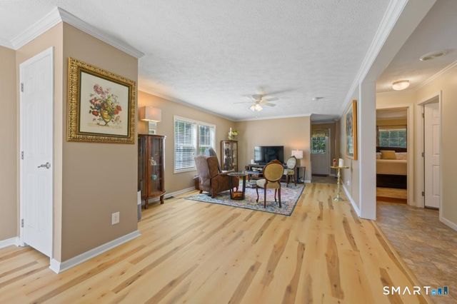 20 Oak Road, Southington, CT 06489