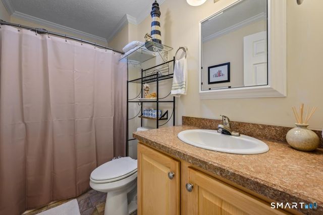 20 Oak Road, Southington, CT 06489
