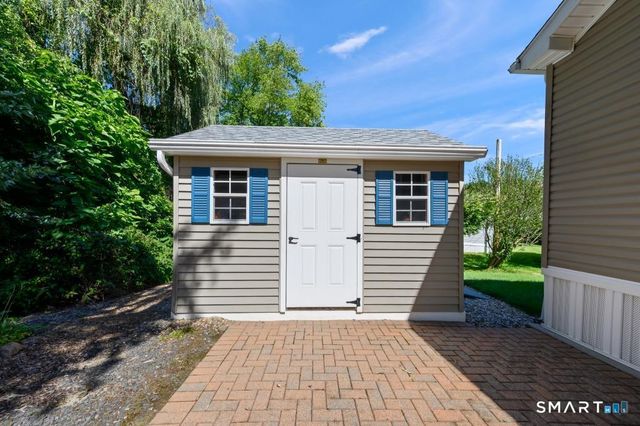 20 Oak Road, Southington, CT 06489