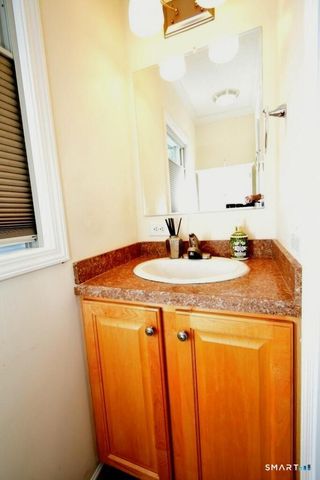 20 Oak Road, Southington, CT 06489