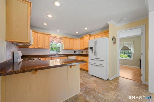 20 Oak Road, Southington, CT 06489