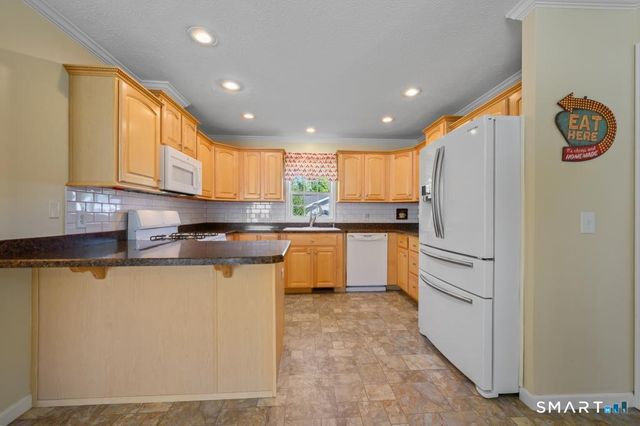20 Oak Road, Southington, CT 06489