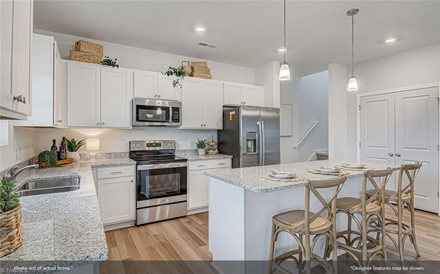 4736 Bell West Drive, Kernersville, NC 27284