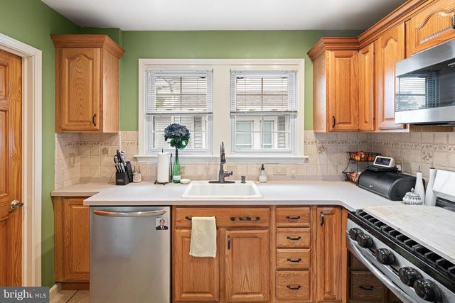 105 E NARBERTH TER, Collingswood, NJ 08108