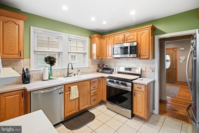 105 E NARBERTH TER, Collingswood, NJ 08108