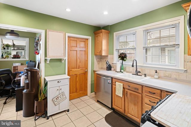 105 E NARBERTH TER, Collingswood, NJ 08108