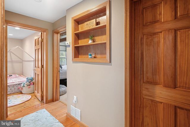 105 E NARBERTH TER, Collingswood, NJ 08108