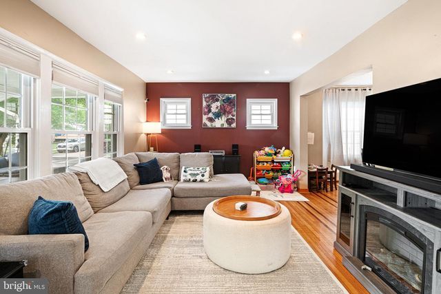 105 E NARBERTH TER, Collingswood, NJ 08108