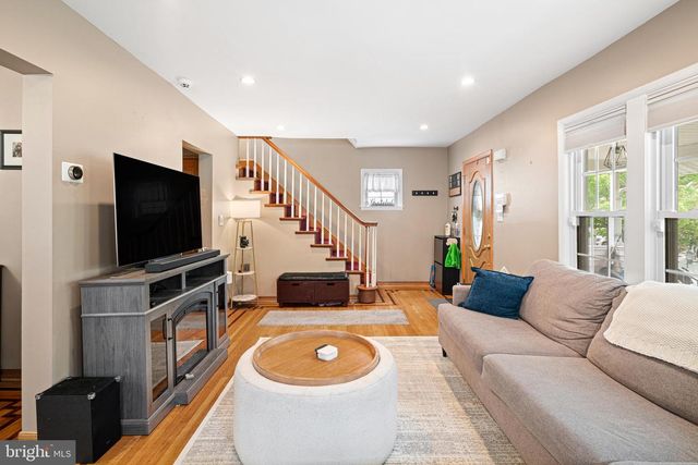 105 E NARBERTH TER, Collingswood, NJ 08108