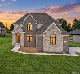 710 Marlayna Drive, Oxford Charter Township, MI 48371