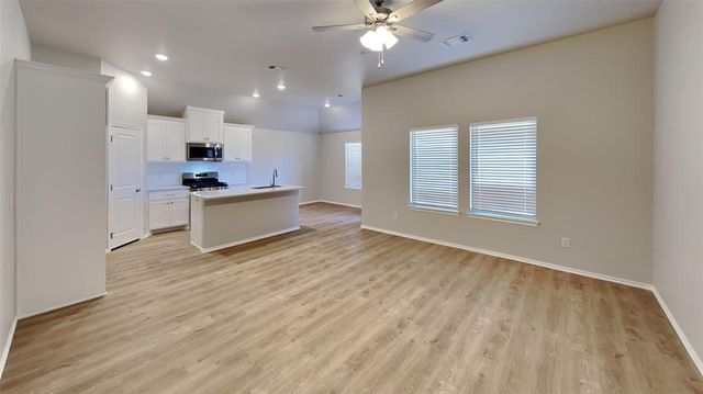 12700 Elba Drive, Yukon, OK 73099