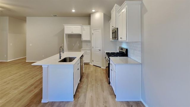 12700 Elba Drive, Yukon, OK 73099