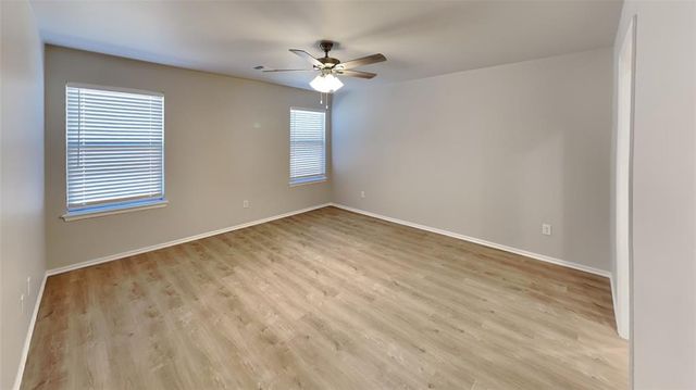 12700 Elba Drive, Yukon, OK 73099