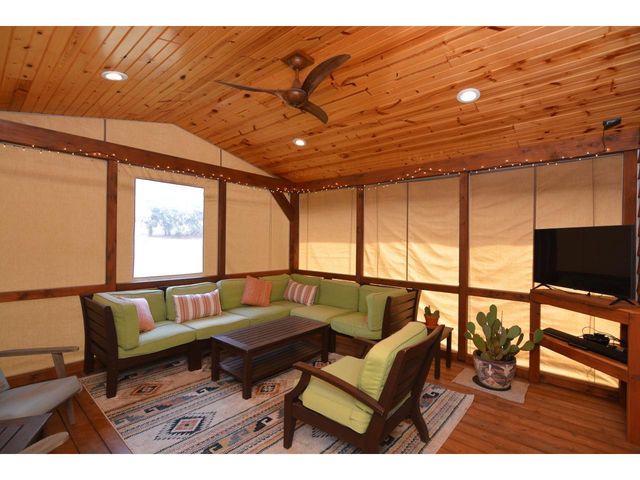 1502 Grosse Point Drive, Middleton, WI 53562