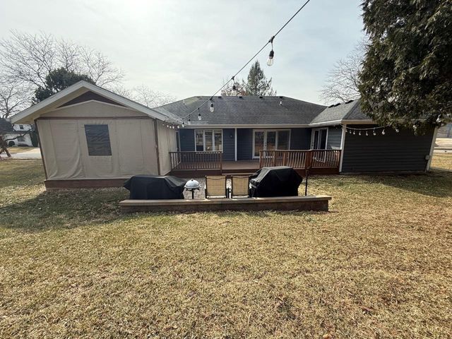 1502 Grosse Point Drive, Middleton, WI 53562