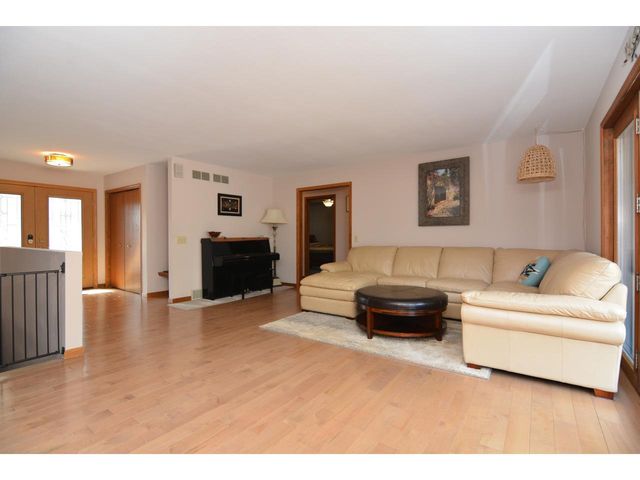 1502 Grosse Point Drive, Middleton, WI 53562