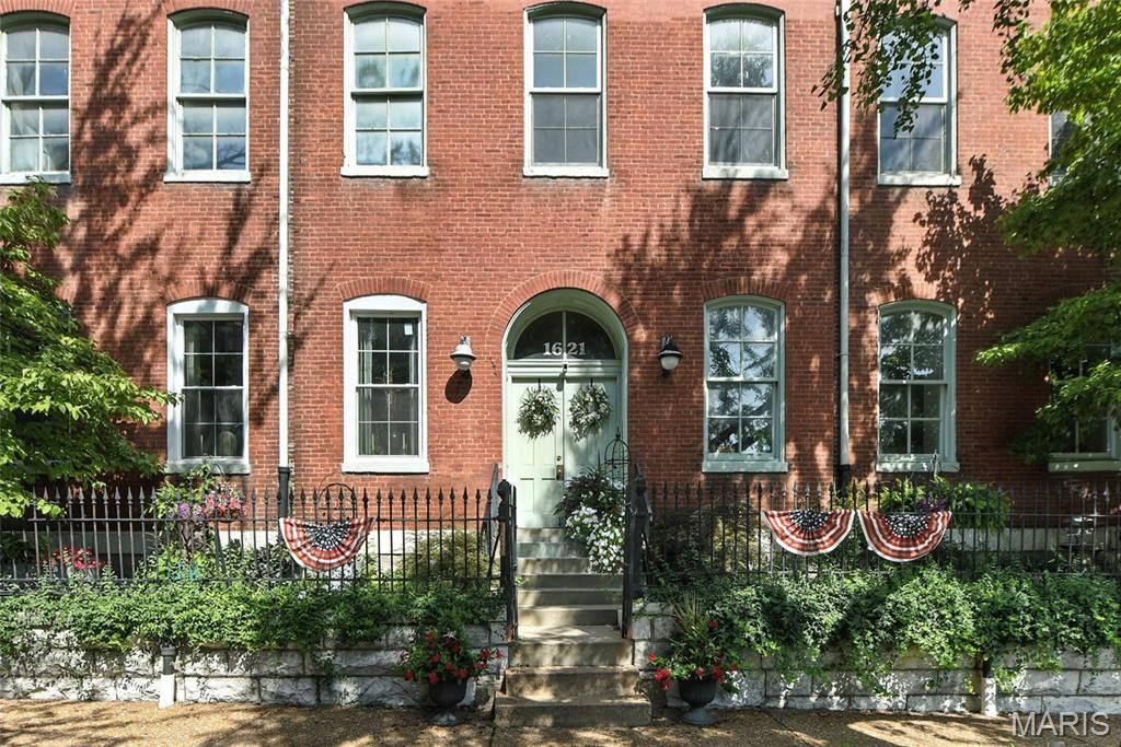 1621 11th Street S C, St Louis, MO 63104