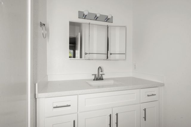 9009 Richmond 111, Houston, TX 77063