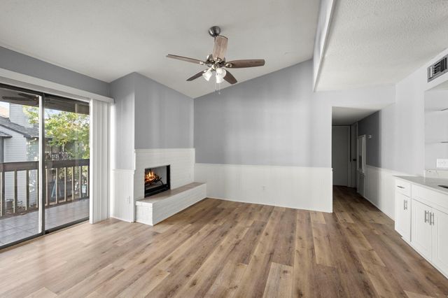 9009 Richmond 111, Houston, TX 77063