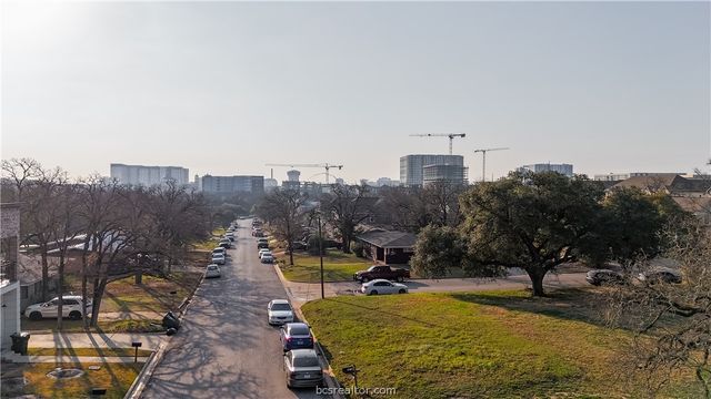 4104 Oaklawn Street, Bryan, TX 77801