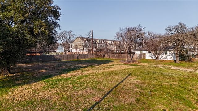 4104 Oaklawn Street, Bryan, TX 77801