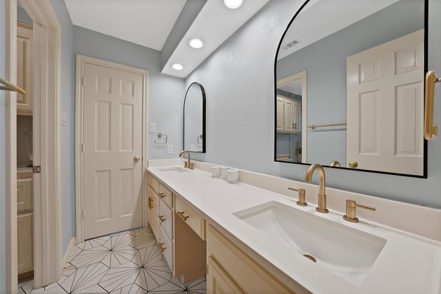2907 Arbor Oaks Drive, Arlington, TX 76006