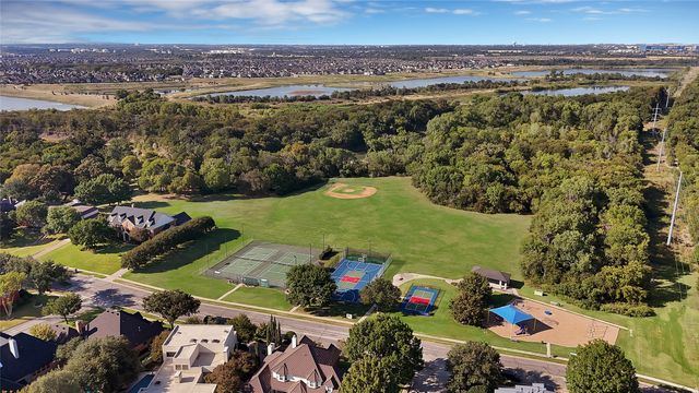 2907 Arbor Oaks Drive, Arlington, TX 76006