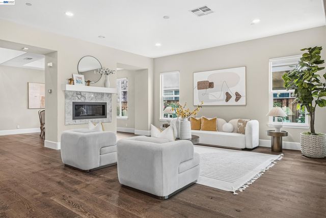 56 Adair Way, Hayward, CA 94542