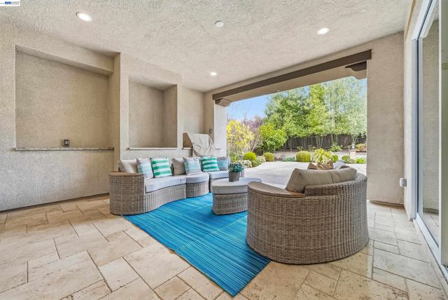 56 Adair Way, Hayward, CA 94542