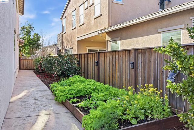 56 Adair Way, Hayward, CA 94542