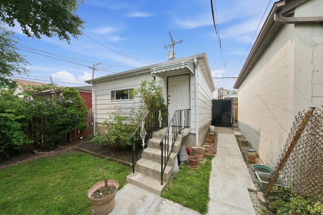 2340 W 21st Place, Chicago, IL 60608