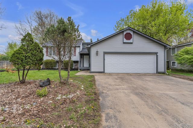 854 Estes Court, Waterford Charter Township, MI 48327
