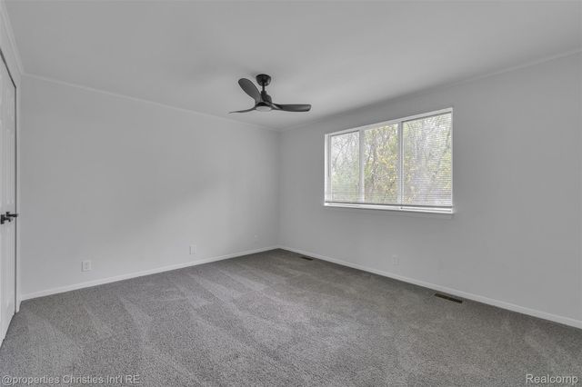 854 Estes Court, Waterford Charter Township, MI 48327