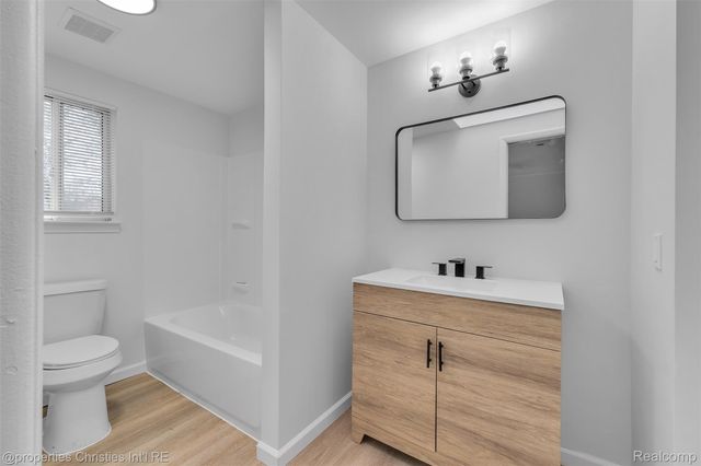 854 Estes Court, Waterford Charter Township, MI 48327
