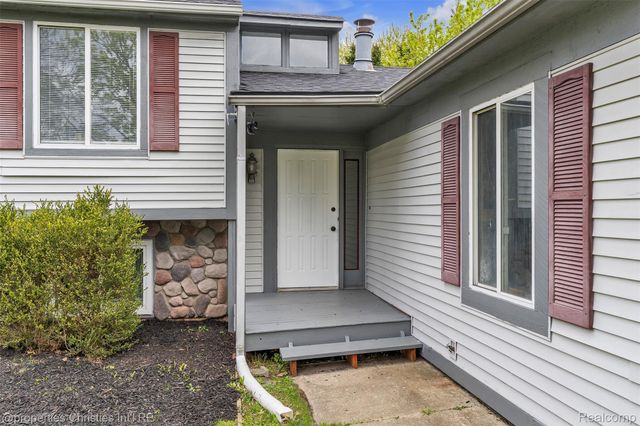 854 Estes Court, Waterford Charter Township, MI 48327